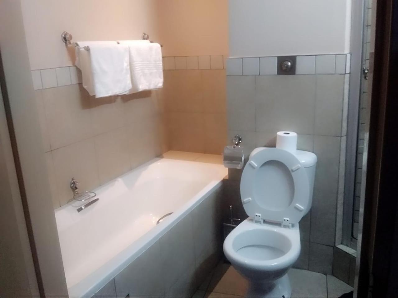 Mabungubwe Hotel Apartments - Home Away From Home Johannesburg Exterior photo